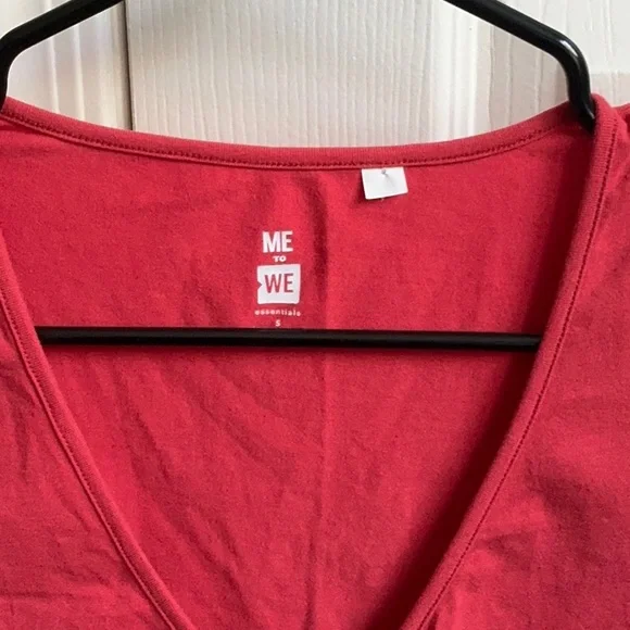 Women's Red Me to We crop Top- size small - Picture 2 of 3